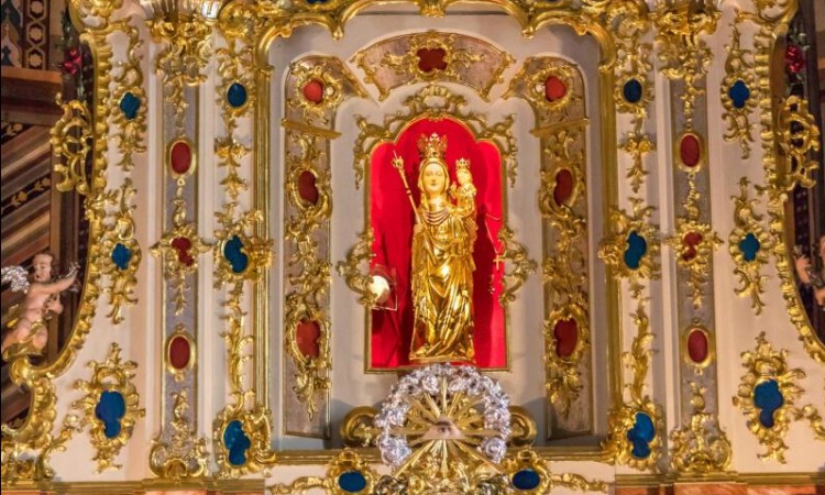 CZUWANIE WYNAGRADZAJĄCE NIEPOKLANEMU SERCU MARYI